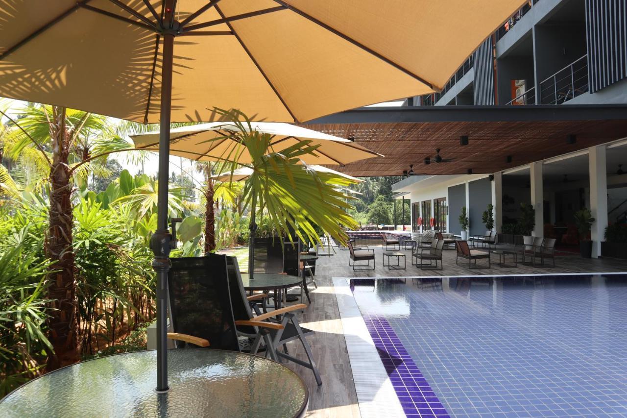 Roxy Sematan Villa & Townhouse Экстерьер фото