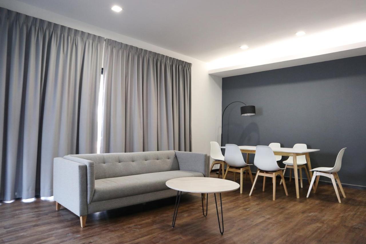 Roxy Sematan Villa & Townhouse Экстерьер фото
