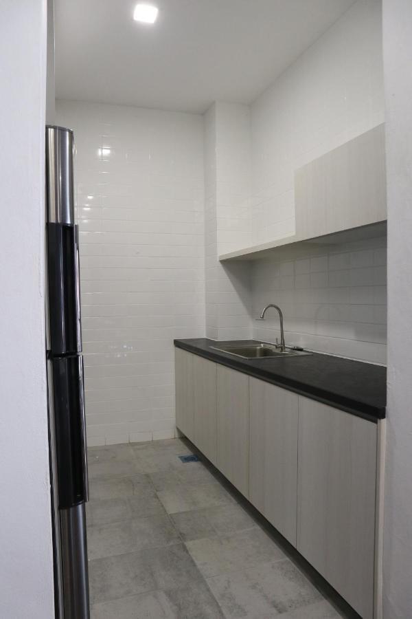 Roxy Sematan Villa & Townhouse Экстерьер фото